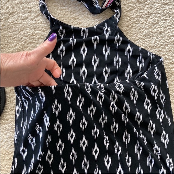 White House Black Market Geo Print Halter Top - Picture 6 of 6